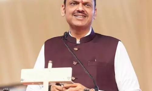 Mumbai: अण्णासाहेब डांगे ने महाराष्ट्र को टैंकरमुक्त बनाने में निभाई अहम भूमिका: सीएम Mumbai: अण्णासाहेब डांगे ने महाराष्ट्र को टैंकरमुक्त बनाने में निभाई अहम भूमिका: सीएम
