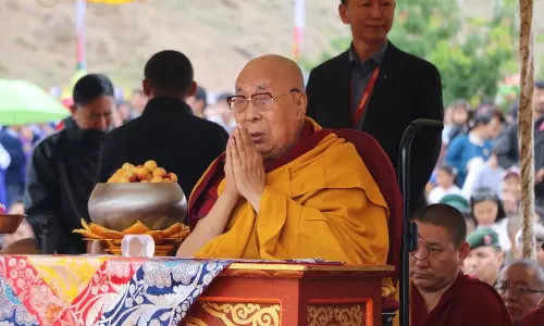 32 साल बाद MIMC पहुंचे दलाई लामा, दिया आशीर्वाद 32 साल बाद MIMC पहुंचे दलाई लामा, दिया आशीर्वाद