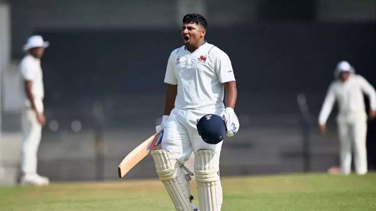 टीम इंडिया में वापसी से खुश सरफराज खान पिता के साथ तस्वीर शेयर कर जताई भावनाएं