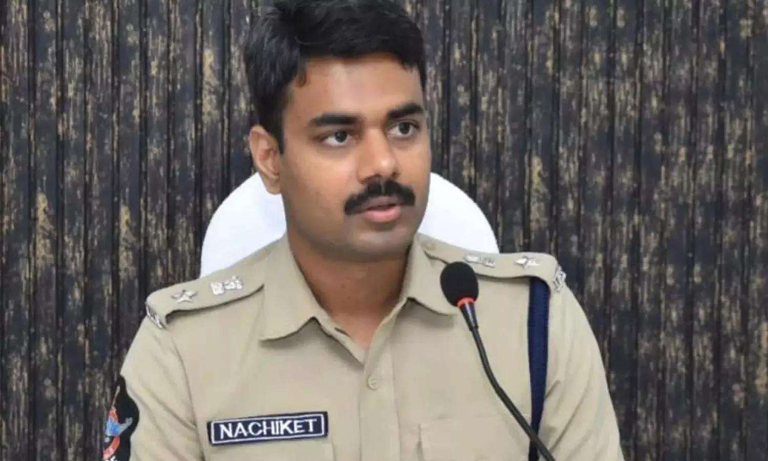 पुलिस ने सार्वजनिक जगहों पर शराब पीने वालों के खिलाफ कार्रवाई शुरू की पुलिस ने सार्वजनिक जगहों पर शराब पीने वालों के खिलाफ कार्रवाई शुरू की