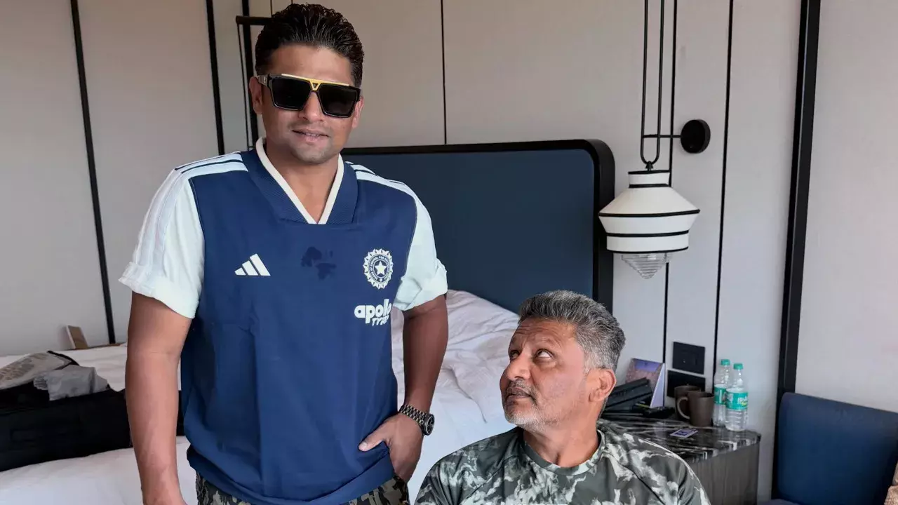 भारत लौटे सरफराज खान: पिता नौशाद संग इंस्टाग्राम पर शेयर की खास पोस्ट भारत लौटे सरफराज खान: पिता नौशाद संग इंस्टाग्राम पर शेयर की खास पोस्ट
