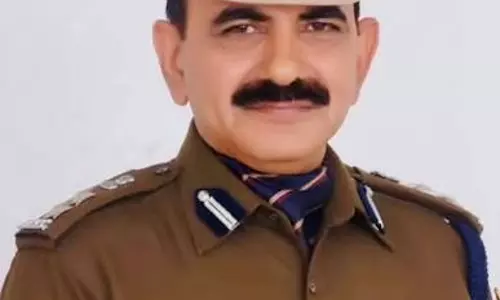 Jaipur: 12 बार असफल हुए, फिर हासिल किया IPS का मुकाम, अब DIG देवेंद्र बिश्नोई Jaipur: 12 बार असफल हुए, फिर हासिल किया IPS का मुकाम, अब DIG देवेंद्र बिश्नोई