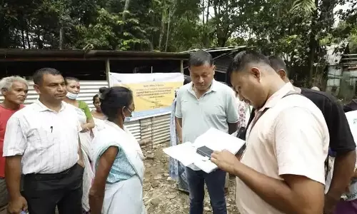 Guwahati: चार जिलों में बाढ़ से तबाही, असम सरकार ने शुरू किया नुकसान का आकलन Guwahati: चार जिलों में बाढ़ से तबाही, असम सरकार ने शुरू किया नुकसान का आकलन