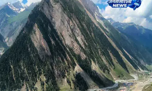 भूस्खलन और खराब मौसम से रास्ते क्षतिग्रस्त, अमरनाथ यात्रा स्थगित भूस्खलन और खराब मौसम से रास्ते क्षतिग्रस्त, अमरनाथ यात्रा स्थगित