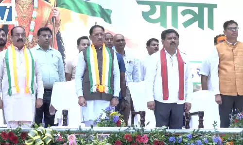 रायपुर में तिरंगा यात्रा, देखें LIVE रायपुर में तिरंगा यात्रा, देखें LIVE