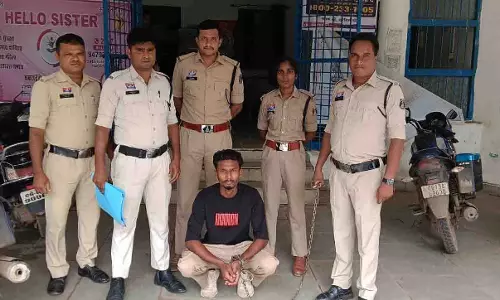 गुम नाबालिग को जम्मू ढूंढने गई CG पुलिस को मिली सफलता, जानें पूरा मामला गुम नाबालिग को जम्मू ढूंढने गई CG पुलिस को मिली सफलता, जानें पूरा मामला