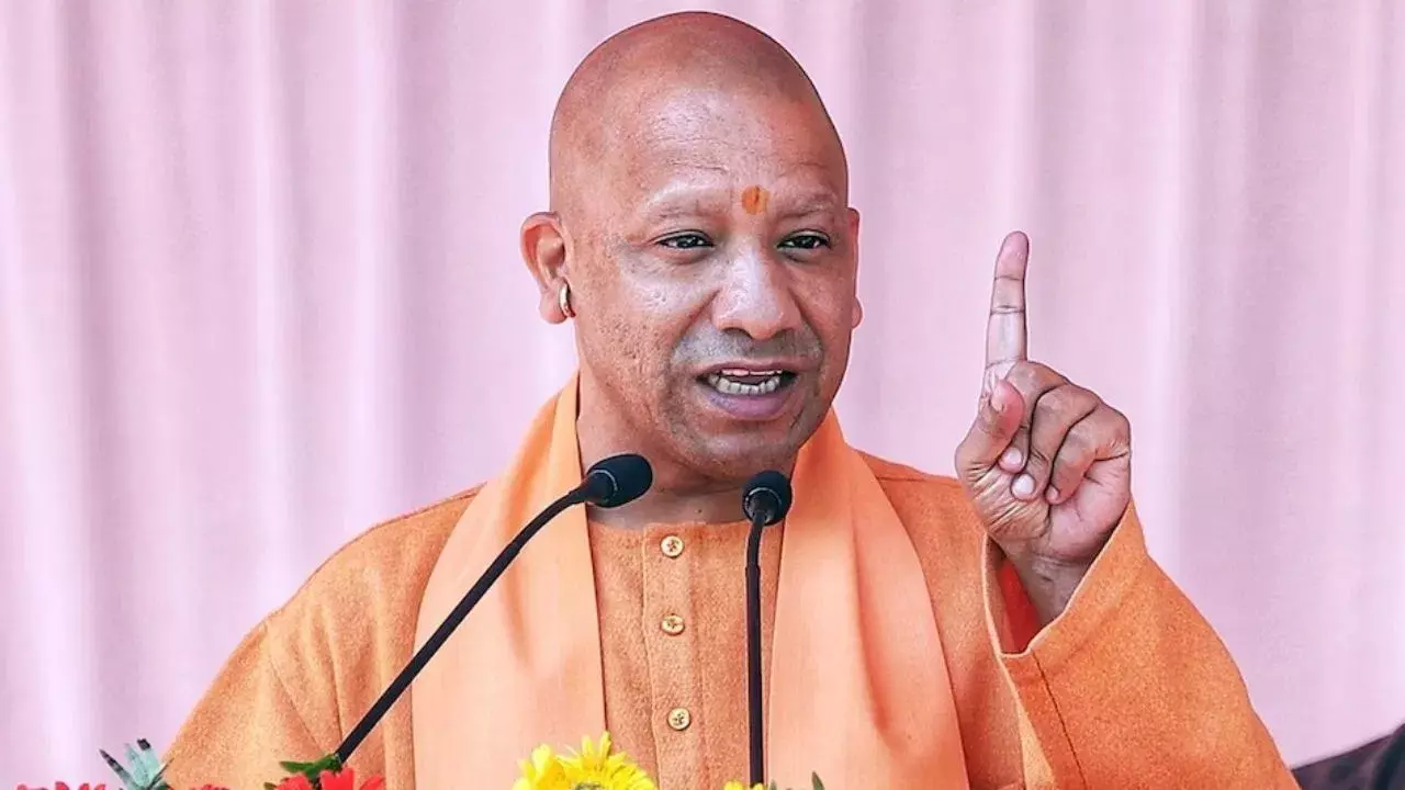 Gorakhpur: तिरंगा भारत के गौरव और स्वाभिमान की पहचान : मुख्यमंत्री योगी Gorakhpur: तिरंगा भारत के गौरव और स्वाभिमान की पहचान : मुख्यमंत्री योगी