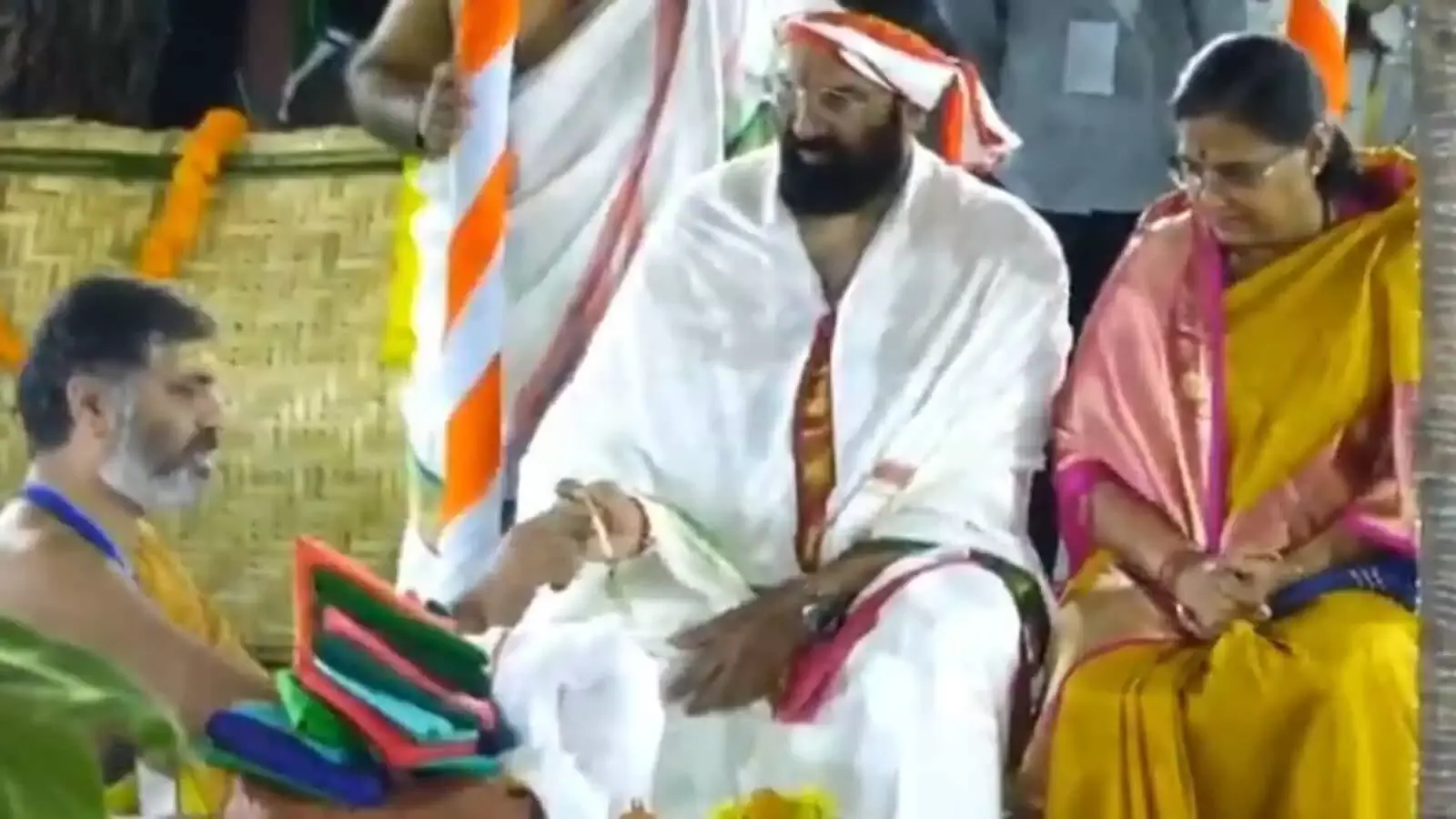 तेलंगाना में अच्छी बारिश की कामना से वरुण यागम का आयोजन तेलंगाना में अच्छी बारिश की कामना से वरुण यागम का आयोजन