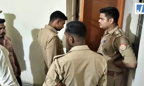 महिला डॉक्टर का शव फंदे से लटका मिला, मां करती रह गई कॉल महिला डॉक्टर का शव फंदे से लटका मिला, मां करती रह गई कॉल