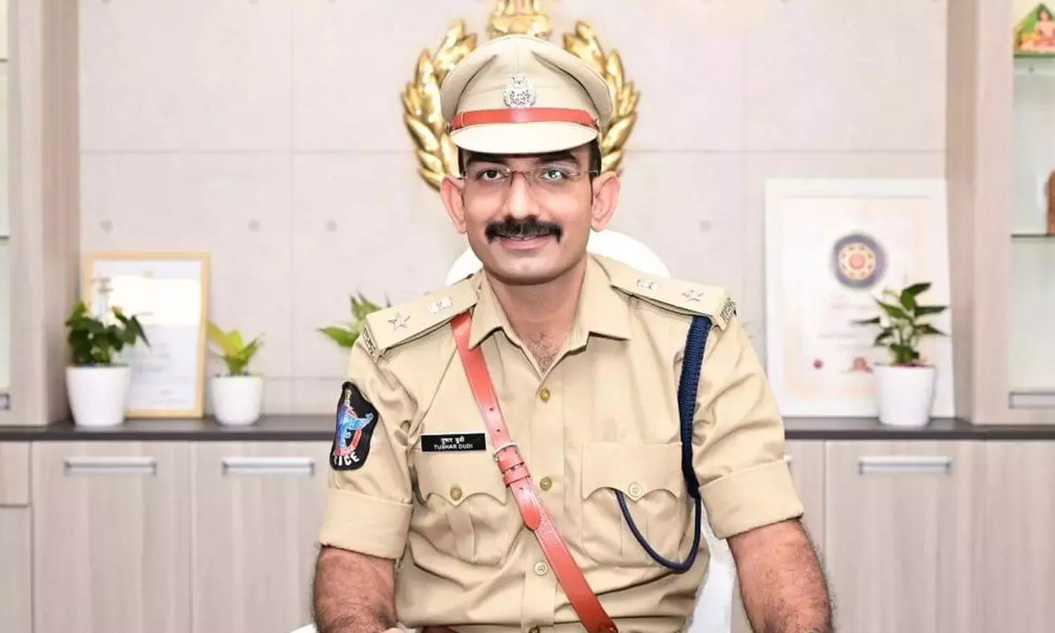 Andhra: चित्तूर पुलिस ने नाबालिगों के वाहन चलाने के खिलाफ अभियान तेज किया Andhra: चित्तूर पुलिस ने नाबालिगों के वाहन चलाने के खिलाफ अभियान तेज किया