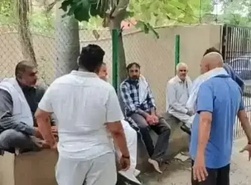 Panipat: कांवड़ यात्रा पर गए युवक का शौचालय में मिला शव, जांच में जुटी पुलिस Panipat: कांवड़ यात्रा पर गए युवक का शौचालय में मिला शव, जांच में जुटी पुलिस