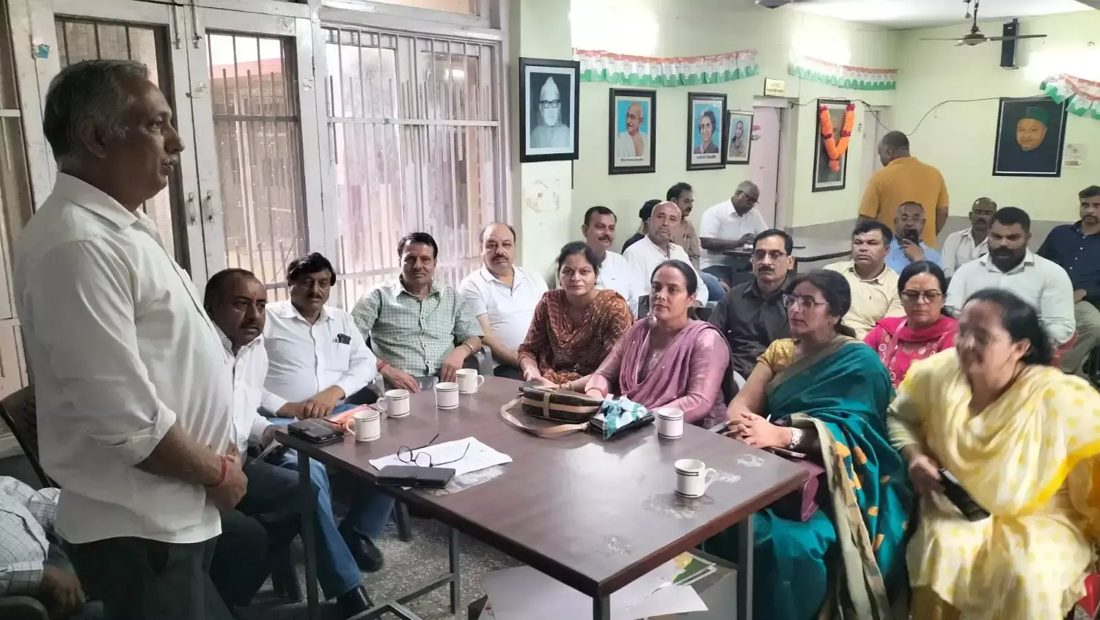 Nahan: केंद्र पर आनंद परमार का निशाना, प्रदेश से भेदभाव का लगाया आरोप