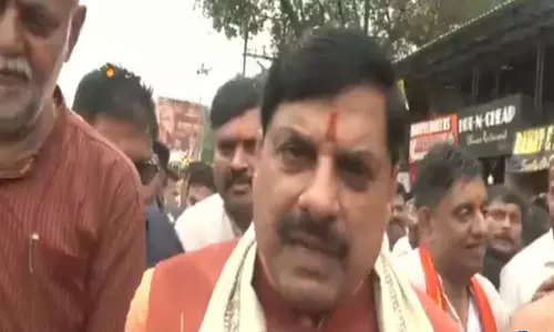 MP के CM यादव ने जबलपुर में संस्कार कांवड़ यात्रा में हिस्सा लिया MP के CM यादव ने जबलपुर में संस्कार कांवड़ यात्रा में हिस्सा लिया