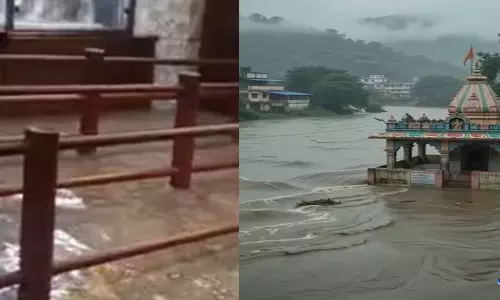 शाकंभरी देवी मंदिर क्षेत्र में बाढ़ का कहर दुकानें डूबीं और रास्ते बंद