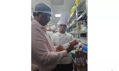 बेंगलुरु के होटलों पर खाद्य विभाग की बड़ी कार्रवाई, 132 किलो अनफिट खाना मिला बेंगलुरु के होटलों पर खाद्य विभाग की बड़ी कार्रवाई, 132 किलो अनफिट खाना मिला