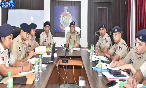 दुर्ग पुलिस की क्राइम मीटिंग में लंबित मामलों और नशे पर फोकस दुर्ग पुलिस की क्राइम मीटिंग में लंबित मामलों और नशे पर फोकस