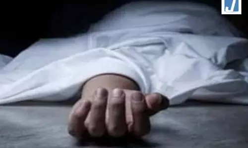पिता ने मोबाइल पर गेम खेलने से रोका 11वीं के छात्र ने आत्महत्या की पिता ने मोबाइल पर गेम खेलने से रोका 11वीं के छात्र ने आत्महत्या की