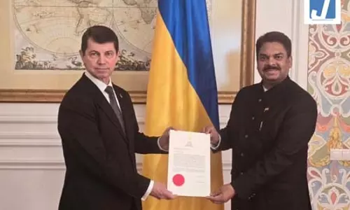 यूक्रेन में भारत के नए राजदूत अंजनी कुमार ने संभाली जिम्मेदारी, उपमंत्री मिशेंको को सौंपे दस्तावेज यूक्रेन में भारत के नए राजदूत अंजनी कुमार ने संभाली जिम्मेदारी, उपमंत्री मिशेंको को सौंपे दस्तावेज