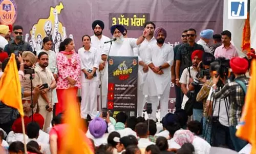 सुखबीर सिंह बादल ने अरविंद केजरीवाल को पंजाब में पेपर लीक पर बहस की चुनौती दी