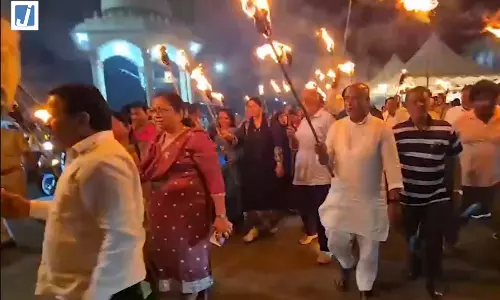 कांग्रेस विधायक तनवीर सैत के समर्थन में सड़कों पर उतरे कार्यकर्ता, मंत्री पद की मांग कांग्रेस विधायक तनवीर सैत के समर्थन में सड़कों पर उतरे कार्यकर्ता, मंत्री पद की मांग