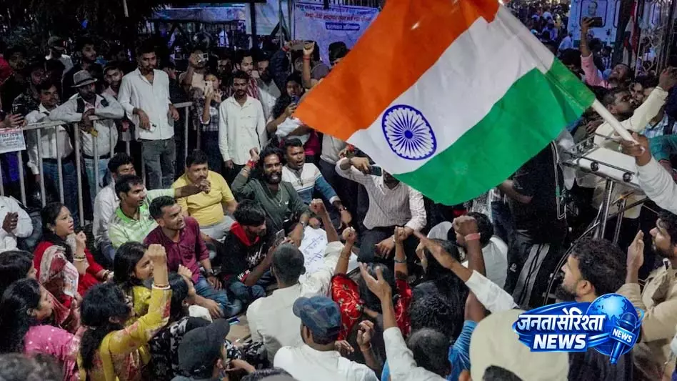 रांची में प्रदर्शन कर रहे छात्र आज अपनी मांगों के समर्थन में विधानसभा तक निकालेंगे मार्च रांची में प्रदर्शन कर रहे छात्र आज अपनी मांगों के समर्थन में विधानसभा तक निकालेंगे मार्च