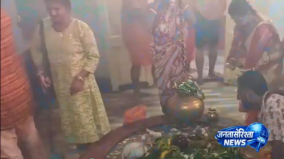 नागांव में शिव भक्तों ने किया जलाभिषेक नागांव में शिव भक्तों ने किया जलाभिषेक