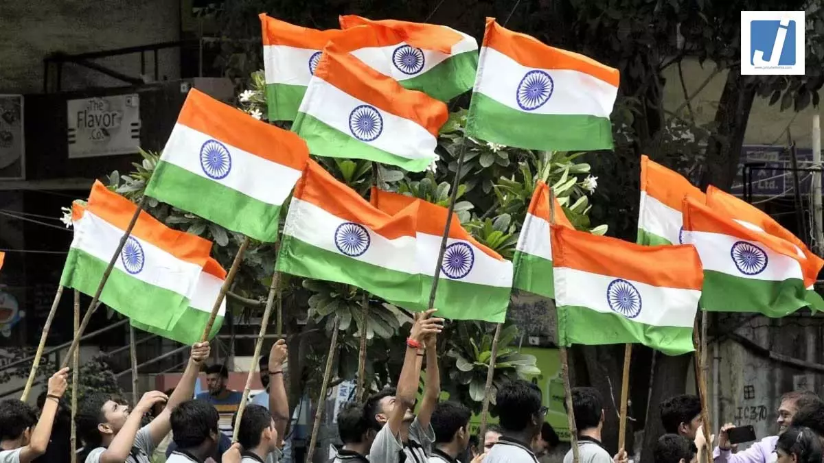 Raipur Tiranga Yatra: आज रायपुर में तीन घंटे बदला रहेगा ट्रैफिक रूट, इन रास्तों से न गुजरें Raipur Tiranga Yatra: आज रायपुर में तीन घंटे बदला रहेगा ट्रैफिक रूट, इन रास्तों से न गुजरें