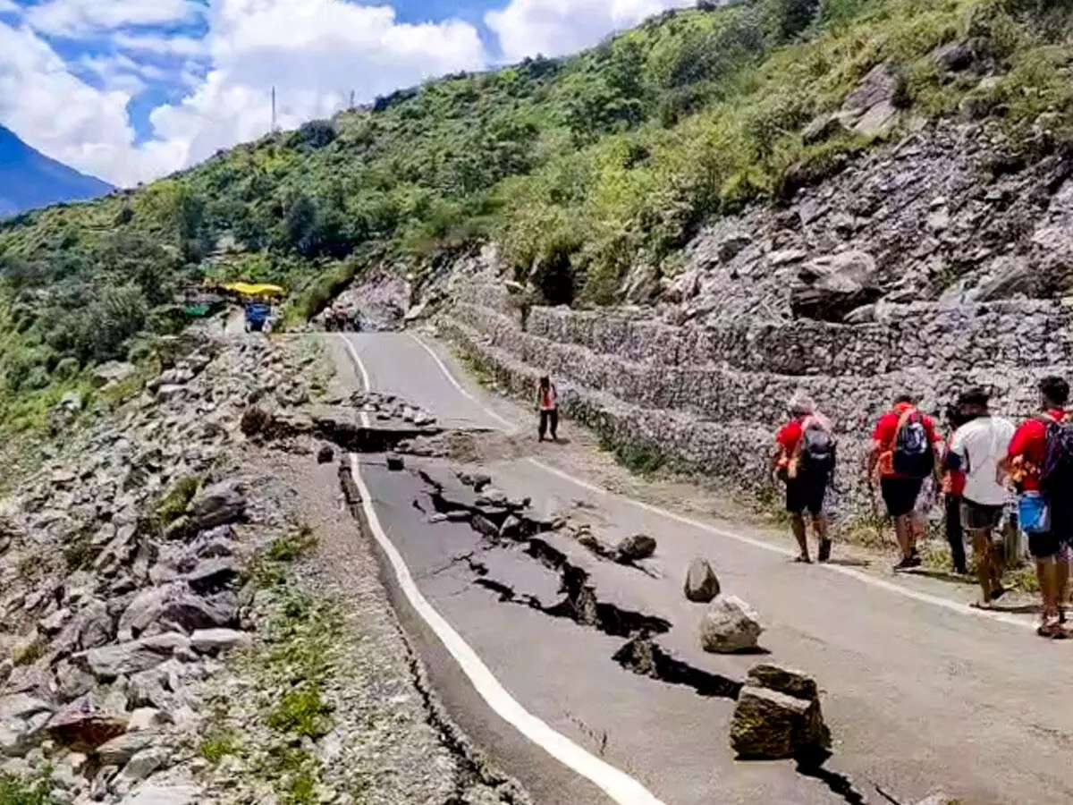 उत्तराखंड में 49 संवेदनशील स्थल चिन्हित, 11 हाई रिस्क जोन उत्तराखंड में 49 संवेदनशील स्थल चिन्हित, 11 हाई रिस्क जोन