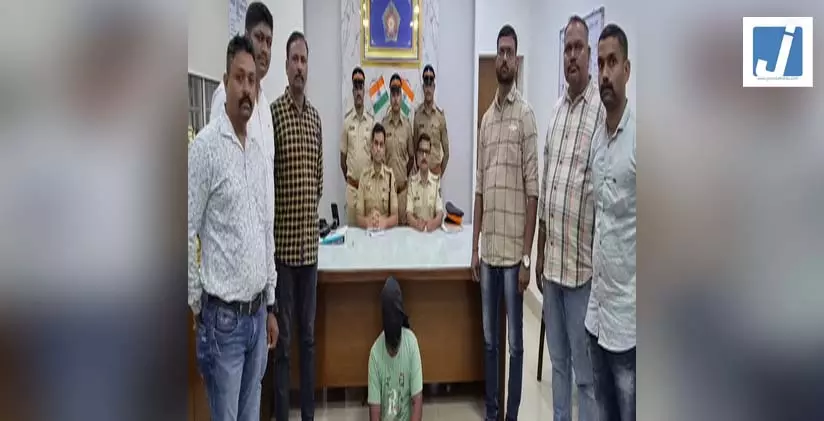 अभिनेत्री के घर चोरी के मामले में पुलिस ने आरोपी को गिरफ्तार किया, 51 लाख बरामद अभिनेत्री के घर चोरी के मामले में पुलिस ने आरोपी को गिरफ्तार किया, 51 लाख बरामद