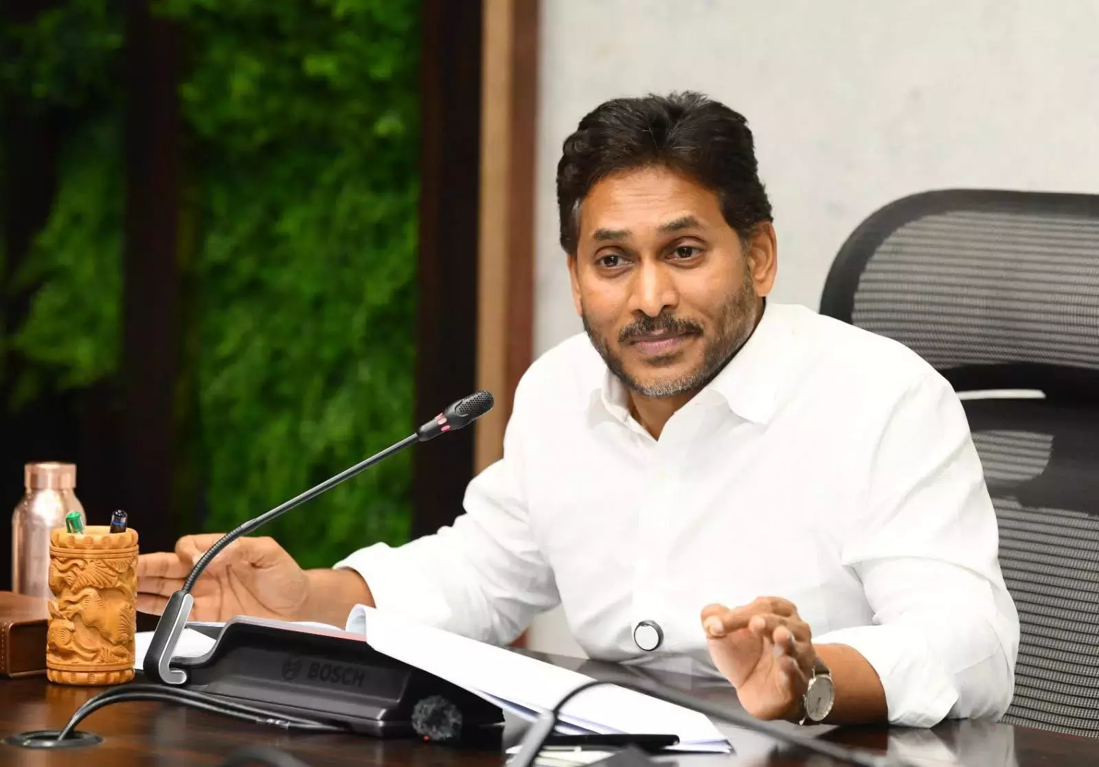 जगन का नेतृत्व ही आदिवासियों को न्याय बहाल कर सकता है: YSRCP जगन का नेतृत्व ही आदिवासियों को न्याय बहाल कर सकता है: YSRCP