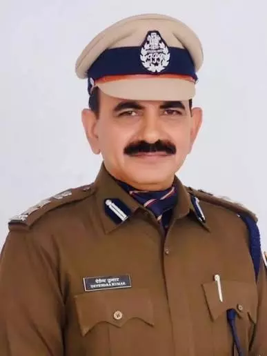 Jaipur: 12 बार असफल हुए, फिर हासिल किया IPS का मुकाम, अब DIG देवेंद्र बिश्नोई Jaipur: 12 बार असफल हुए, फिर हासिल किया IPS का मुकाम, अब DIG देवेंद्र बिश्नोई