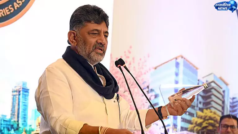 बी. नागेंद्र के इस्तीफे की मांग पर डीके शिवकुमार का पलटवार बी. नागेंद्र के इस्तीफे की मांग पर डीके शिवकुमार का पलटवार