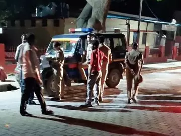 Farrukhabad: मंदिर से लापता विवाहिता की संदिग्ध हालत में मौत, जांच शुरू Farrukhabad: मंदिर से लापता विवाहिता की संदिग्ध हालत में मौत, जांच शुरू