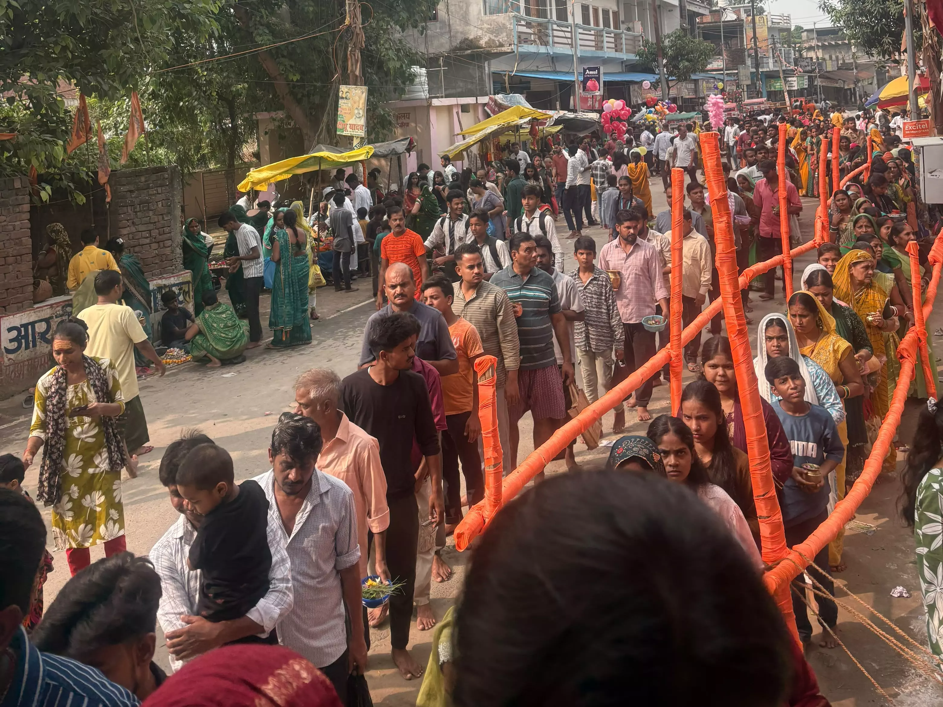 Farrukhabad: शिवालयों में उमड़ी आस्था, दूसरे सोमवार पर भक्तों ने किया जलाभिषेक Farrukhabad: शिवालयों में उमड़ी आस्था, दूसरे सोमवार पर भक्तों ने किया जलाभिषेक