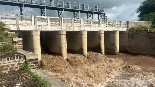 सतलुज बाढ़ से बचाव का मुद्दा विधानसभा में उठा सतलुज बाढ़ से बचाव का मुद्दा विधानसभा में उठा