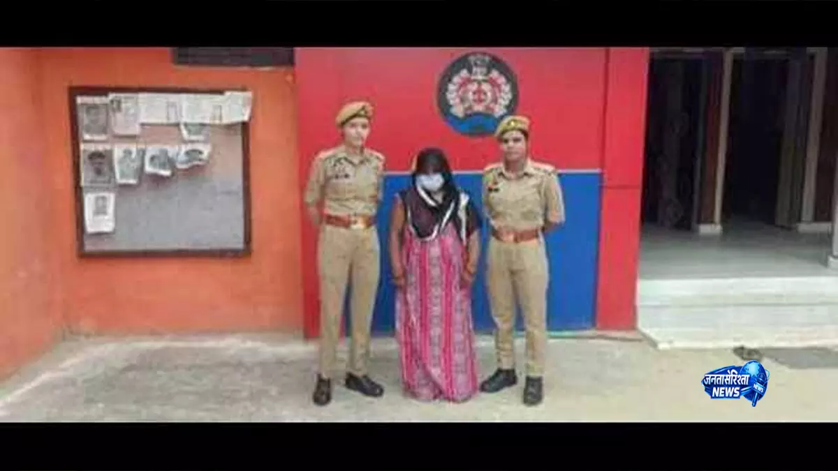महाराजगंज में गैंगस्टर एक्ट की कार्रवाई लेडी डॉन मंजू जेल भेजी गई महाराजगंज में गैंगस्टर एक्ट की कार्रवाई लेडी डॉन मंजू जेल भेजी गई