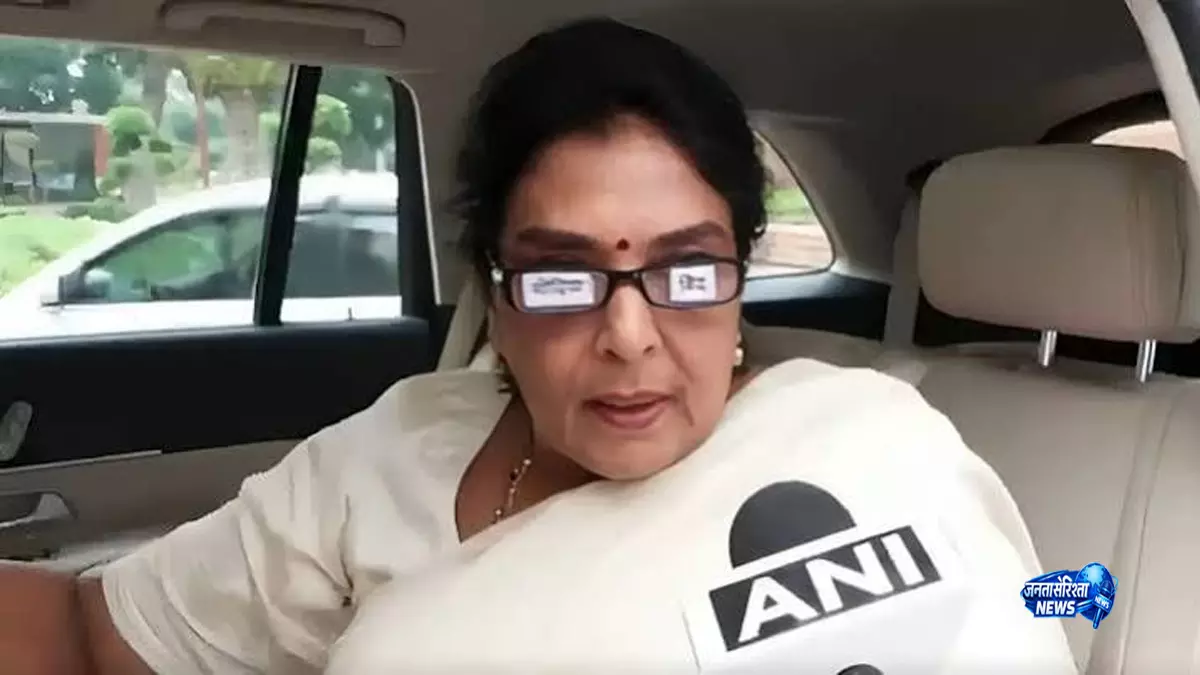 संसद में मोदिया बिंद चश्मे के साथ पहुंचीं रेणुका चौधरी बीजेपी पर साधा निशाना संसद में मोदिया बिंद चश्मे के साथ पहुंचीं रेणुका चौधरी बीजेपी पर साधा निशाना