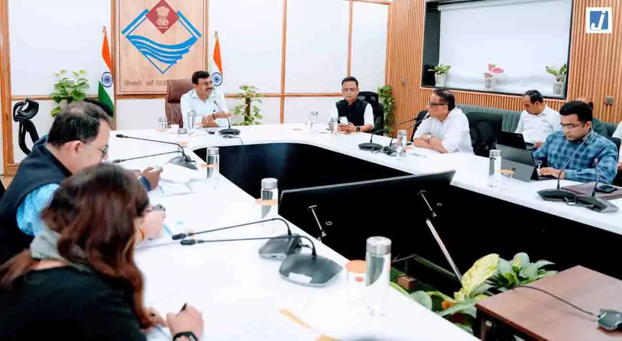 मुख्य सचिव ने राजस्व वृद्धि को लेकर अधिकारियों के साथ बैठक की मुख्य सचिव ने राजस्व वृद्धि को लेकर अधिकारियों के साथ बैठक की