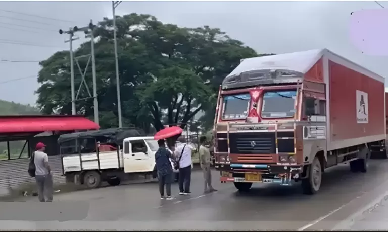 Manipur: कुकी युवा समूह का अलर्ट, हाईवे आवाजाही को लेकर सतर्कता की अपील Manipur: कुकी युवा समूह का अलर्ट, हाईवे आवाजाही को लेकर सतर्कता की अपील