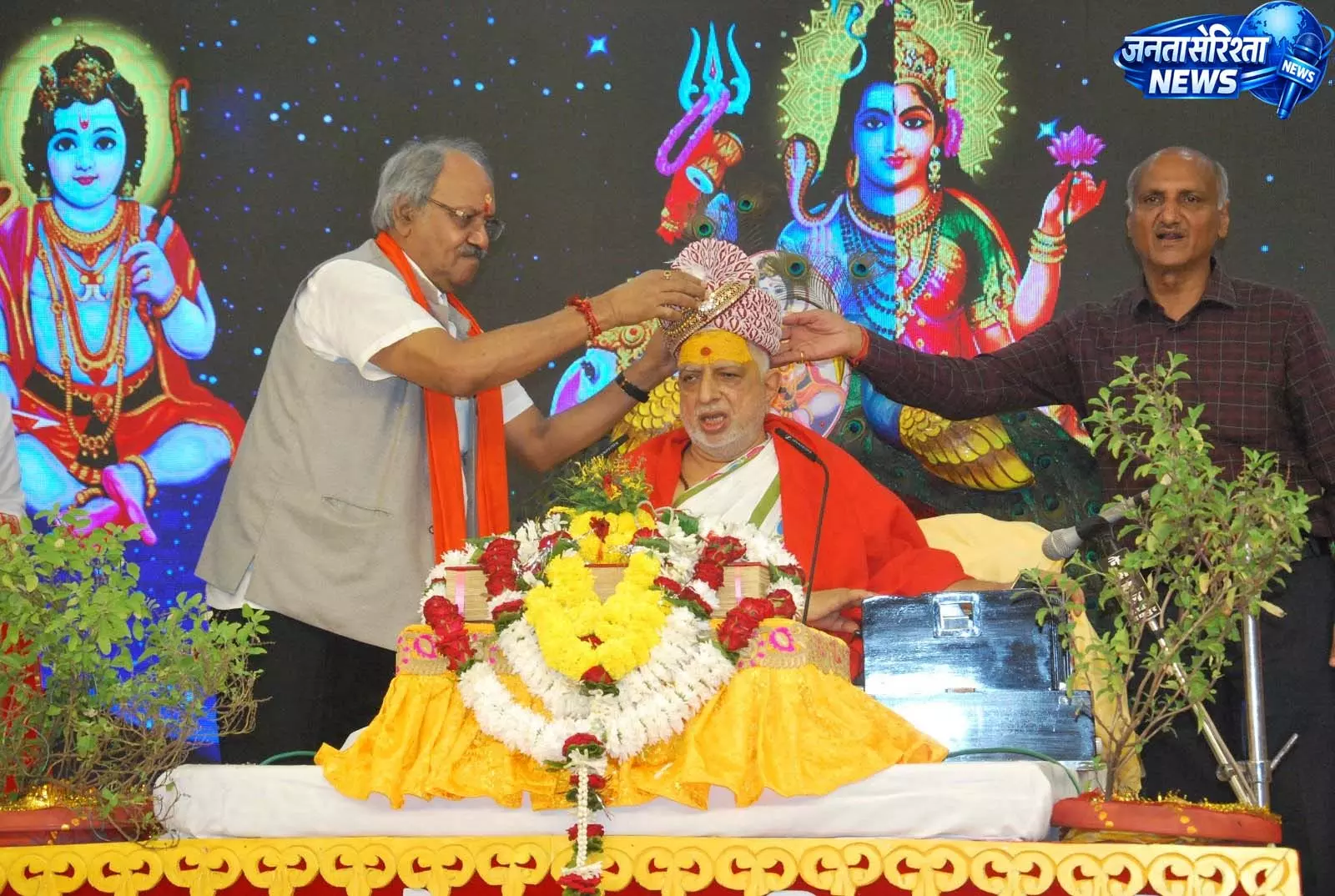 संगीतमय श्रीराम कथा में शामिल हुए बृजमोहन अग्रवाल संगीतमय श्रीराम कथा में शामिल हुए बृजमोहन अग्रवाल