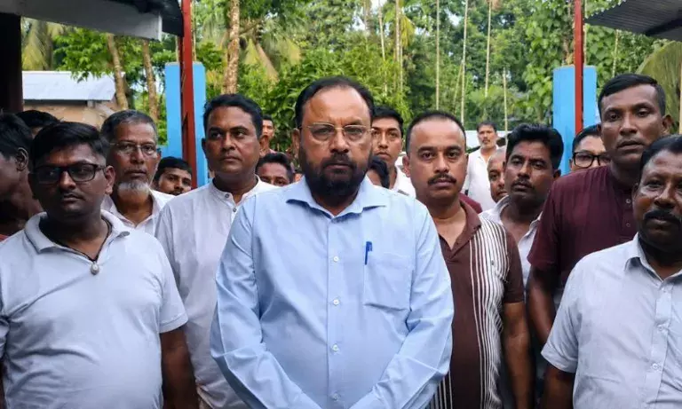 Assam बाढ़ राहत: मंत्री केशब महंत ने किया नगांव का दौरा Assam बाढ़ राहत: मंत्री केशब महंत ने किया नगांव का दौरा