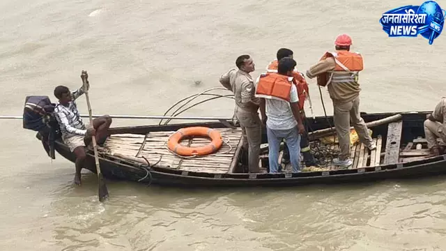 सावन की सोमवारी पर गंगा स्नान करने पहुंचे युवक की डूबने से मौत सावन की सोमवारी पर गंगा स्नान करने पहुंचे युवक की डूबने से मौत