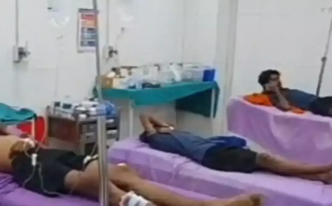 Kaithal: हादसे में छह कांवड़िये घायल, सामने से आ रहे वाहन को बचाने में पेड़ से टकराई पिकअप Kaithal: हादसे में छह कांवड़िये घायल, सामने से आ रहे वाहन को बचाने में पेड़ से टकराई पिकअप