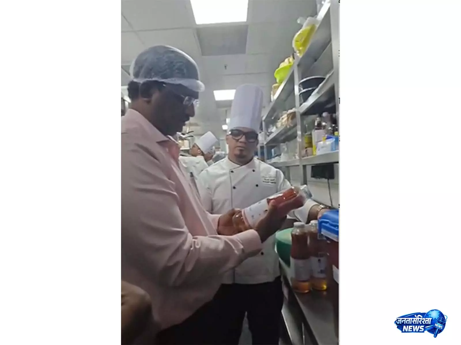 बेंगलुरु के होटलों पर खाद्य विभाग की बड़ी कार्रवाई, 132 किलो अनफिट खाना मिला बेंगलुरु के होटलों पर खाद्य विभाग की बड़ी कार्रवाई, 132 किलो अनफिट खाना मिला