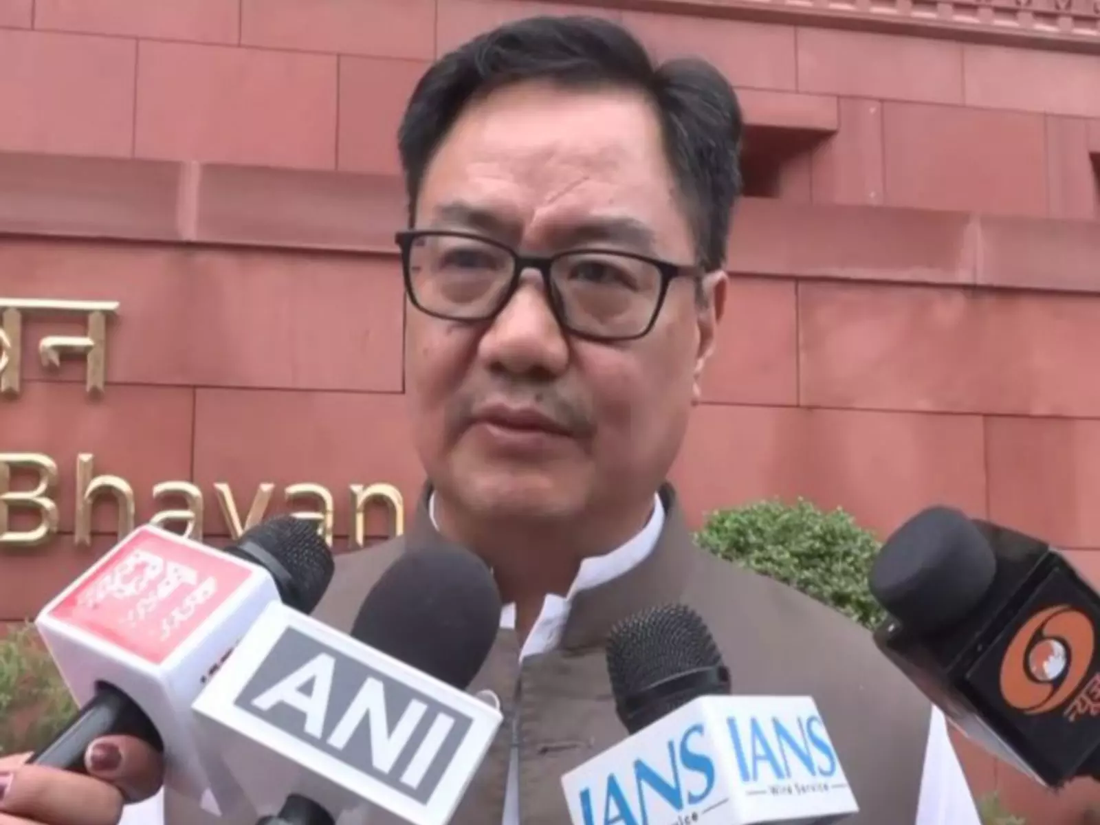 संसद में बहस को लेकर राहुल गांधी पर बरसे किरेन रिजिजू संसद में बहस को लेकर राहुल गांधी पर बरसे किरेन रिजिजू