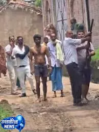 पॉक्सो आरोपी ने निकाली बंदूक की फायरिंग पॉक्सो आरोपी ने निकाली बंदूक की फायरिंग