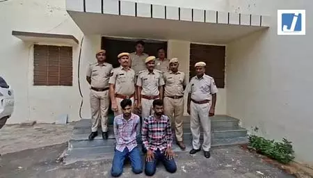 एटीएम वैन से 51 लाख की लूट का खुलासा: सुरक्षा कर्मियों ने ही रची थी साजिश, दो गिरफ्तार एटीएम वैन से 51 लाख की लूट का खुलासा: सुरक्षा कर्मियों ने ही रची थी साजिश, दो गिरफ्तार