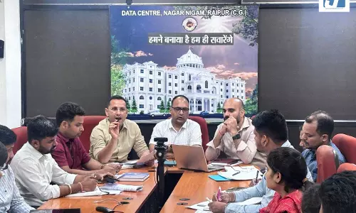 रायपुर शहर में अतिक्रमणों और अवैध कॉलोनियों के खिलाफ कार्रवाई के सख्त निर्देश रायपुर शहर में अतिक्रमणों और अवैध कॉलोनियों के खिलाफ कार्रवाई के सख्त निर्देश