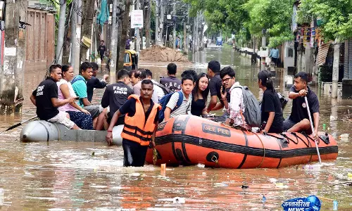 असम में बाढ़ से मरने वालों की संख्या 101 हुई, कई ज़िले अभी भी जलमग्न