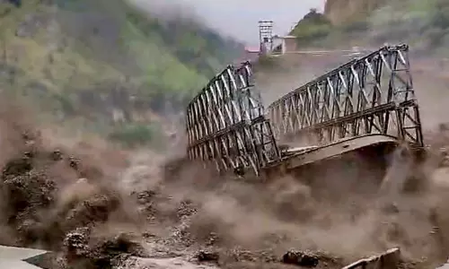 उत्तराखंड में भारी बारिश का कहर जारी, 11 जिलों में अलर्ट देहरादून में मकान गिरा